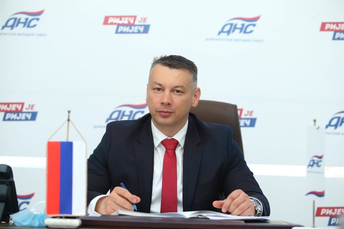 NENAD NEŠIĆ
