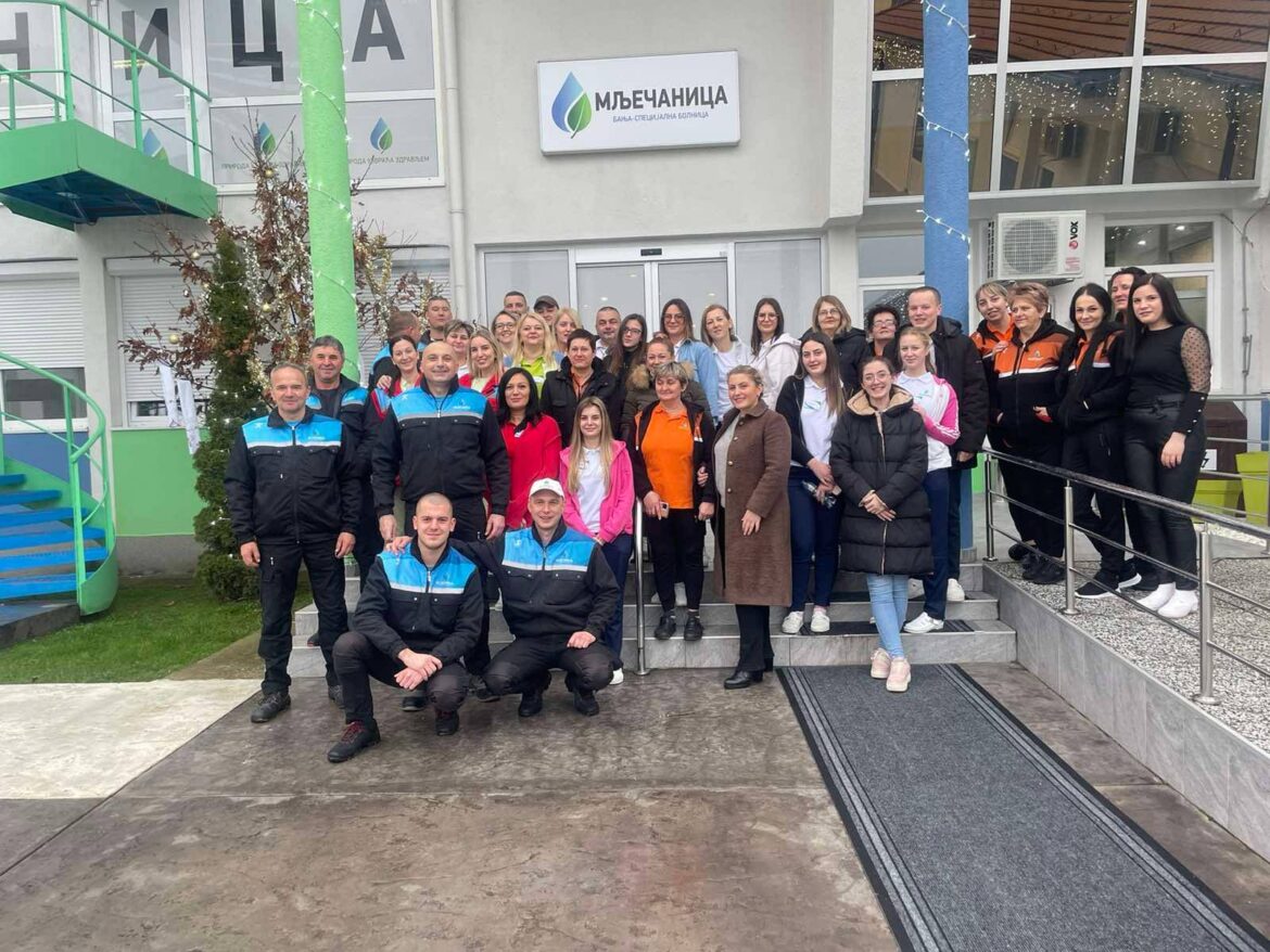 416033983_916425703474096_7968294830695549465_n